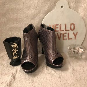 Silver Metallic Shoes with heels